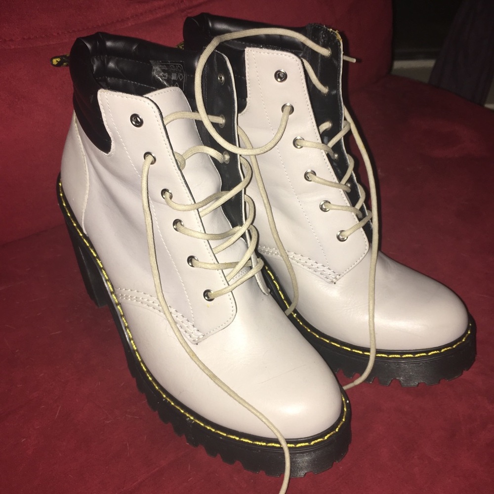 Dr. Martens persephone Boots
